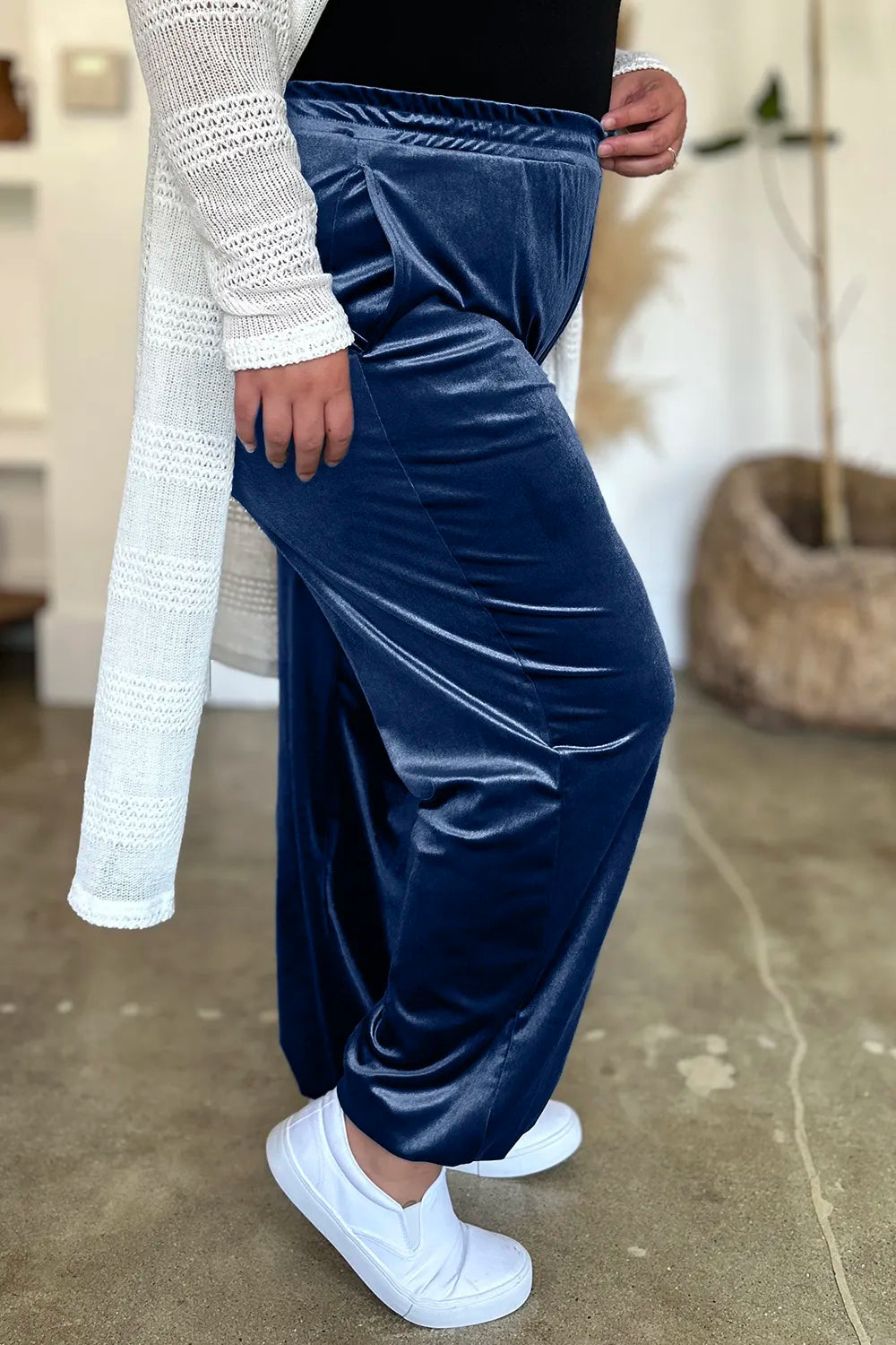 4ea5cefd-994b-4316-bbef-647e61bfae22-Max