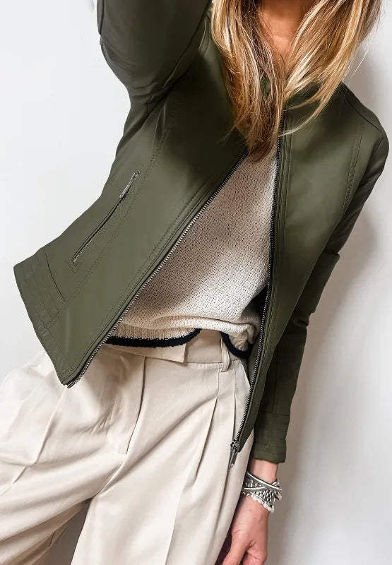 e1d38bba-02c1-49cc-9dcc-3c82bcc77bc1-Max